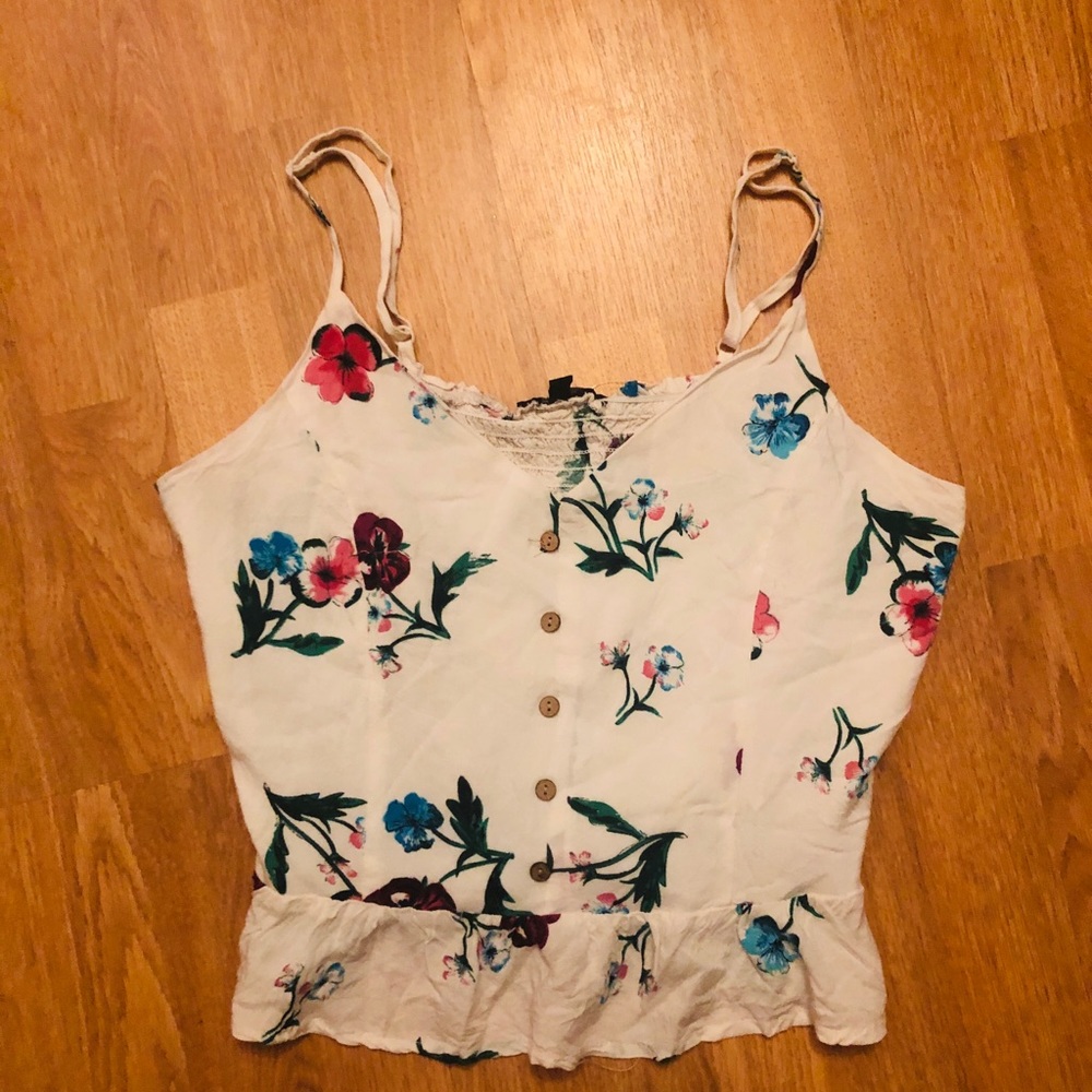 Super cute Floral top